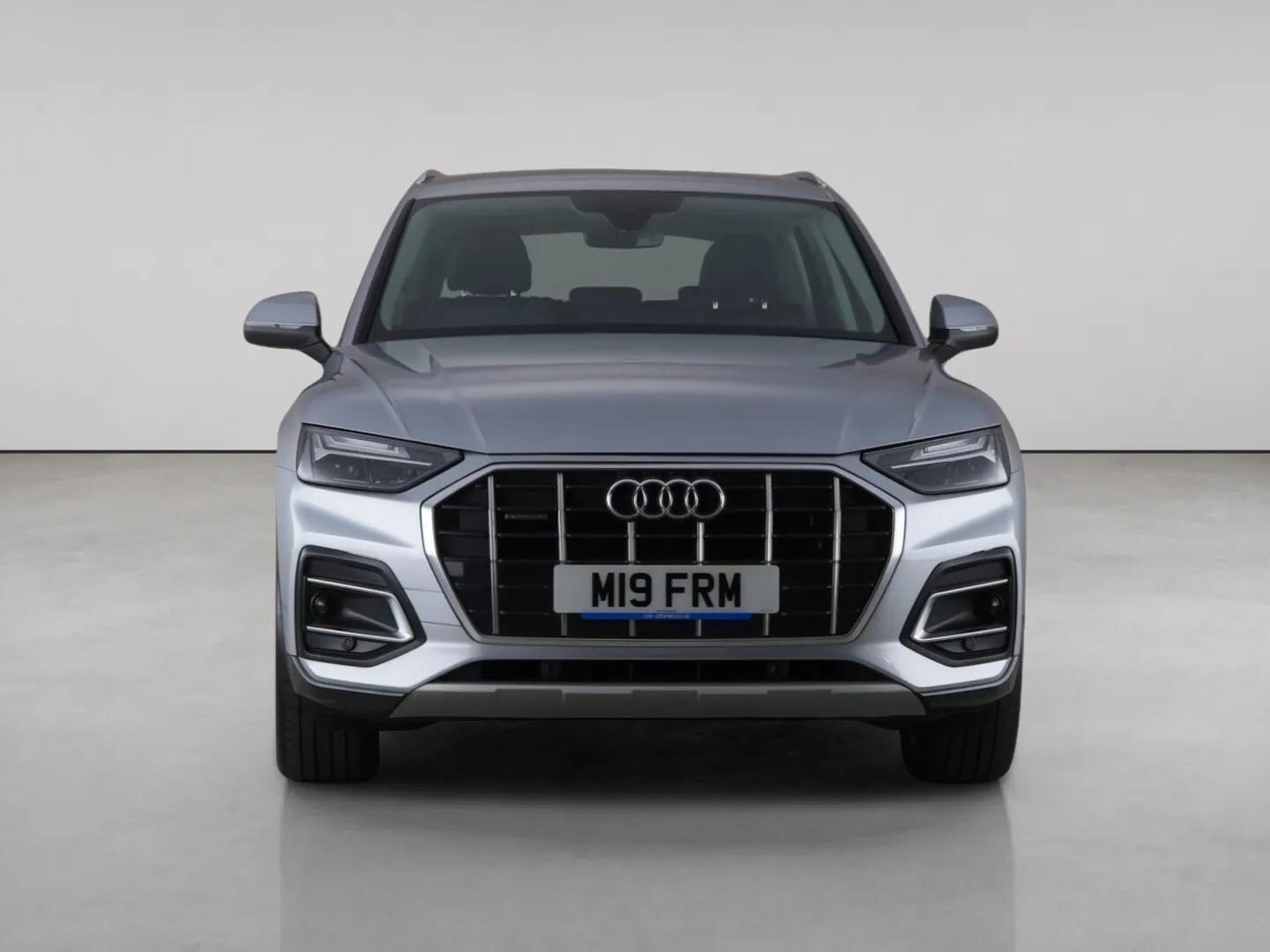 Audi Q5 view 5