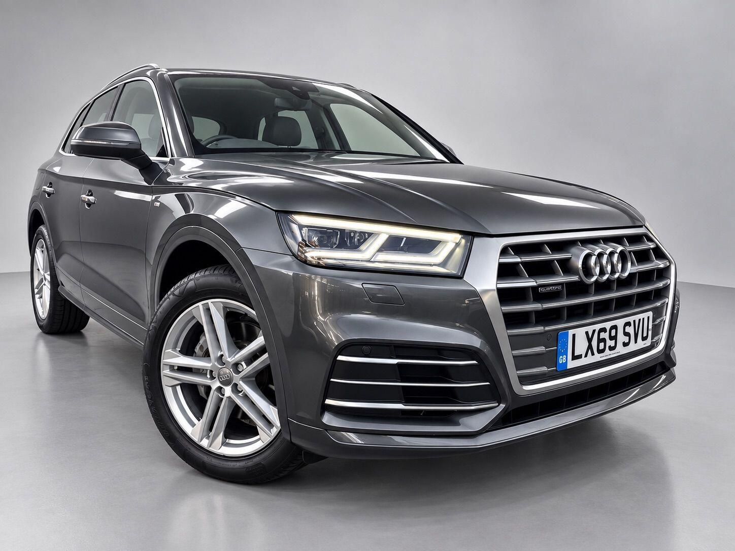 Audi Q5 view 4