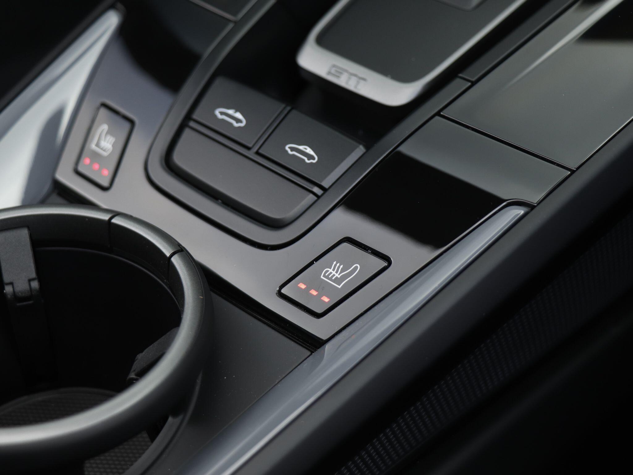 Porsche 911 view 20