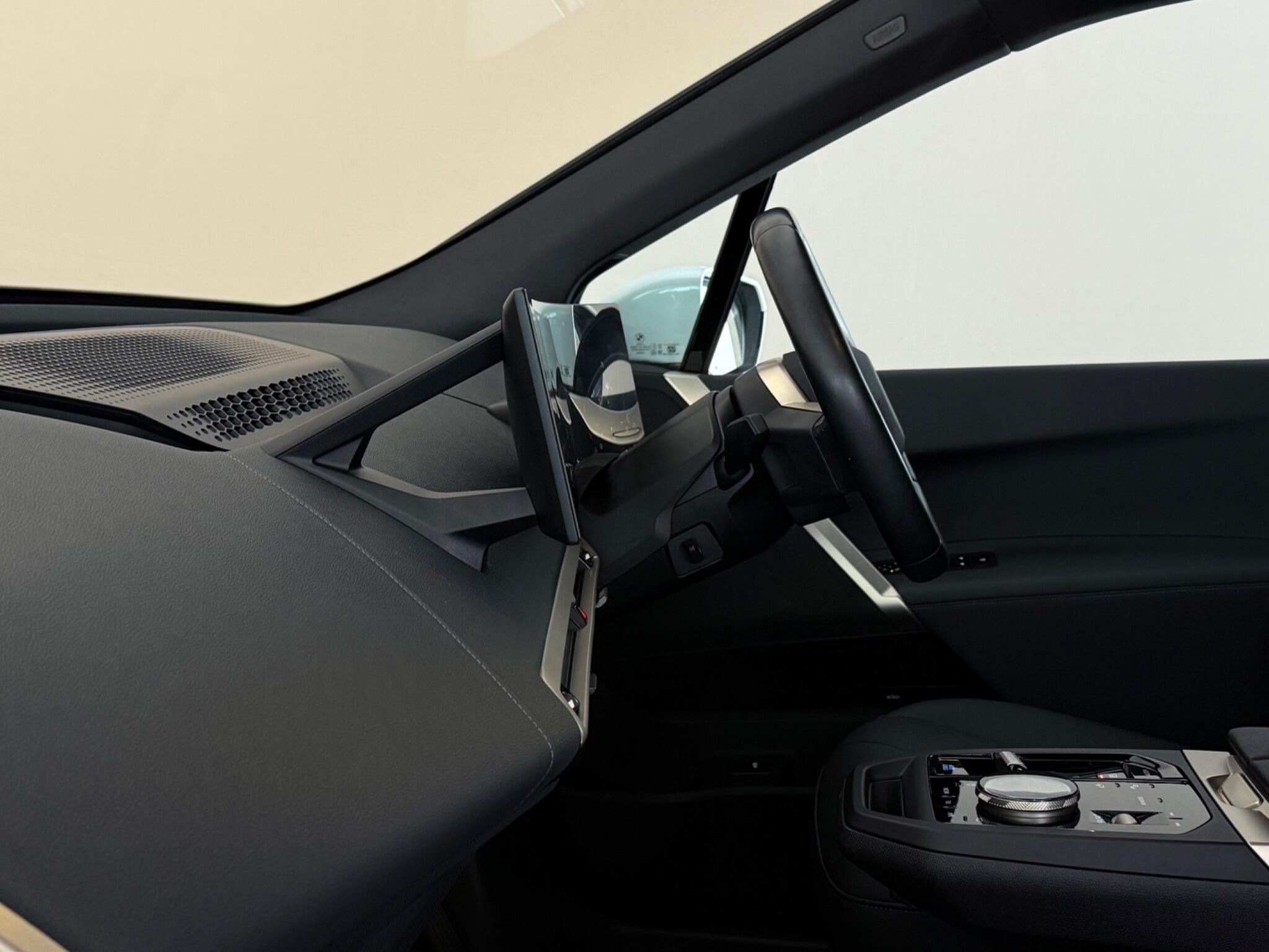 BMW Ix view 57