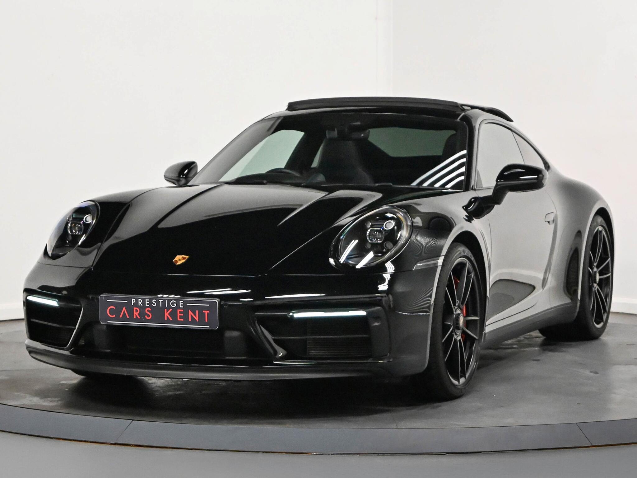 Porsche 911 view 6