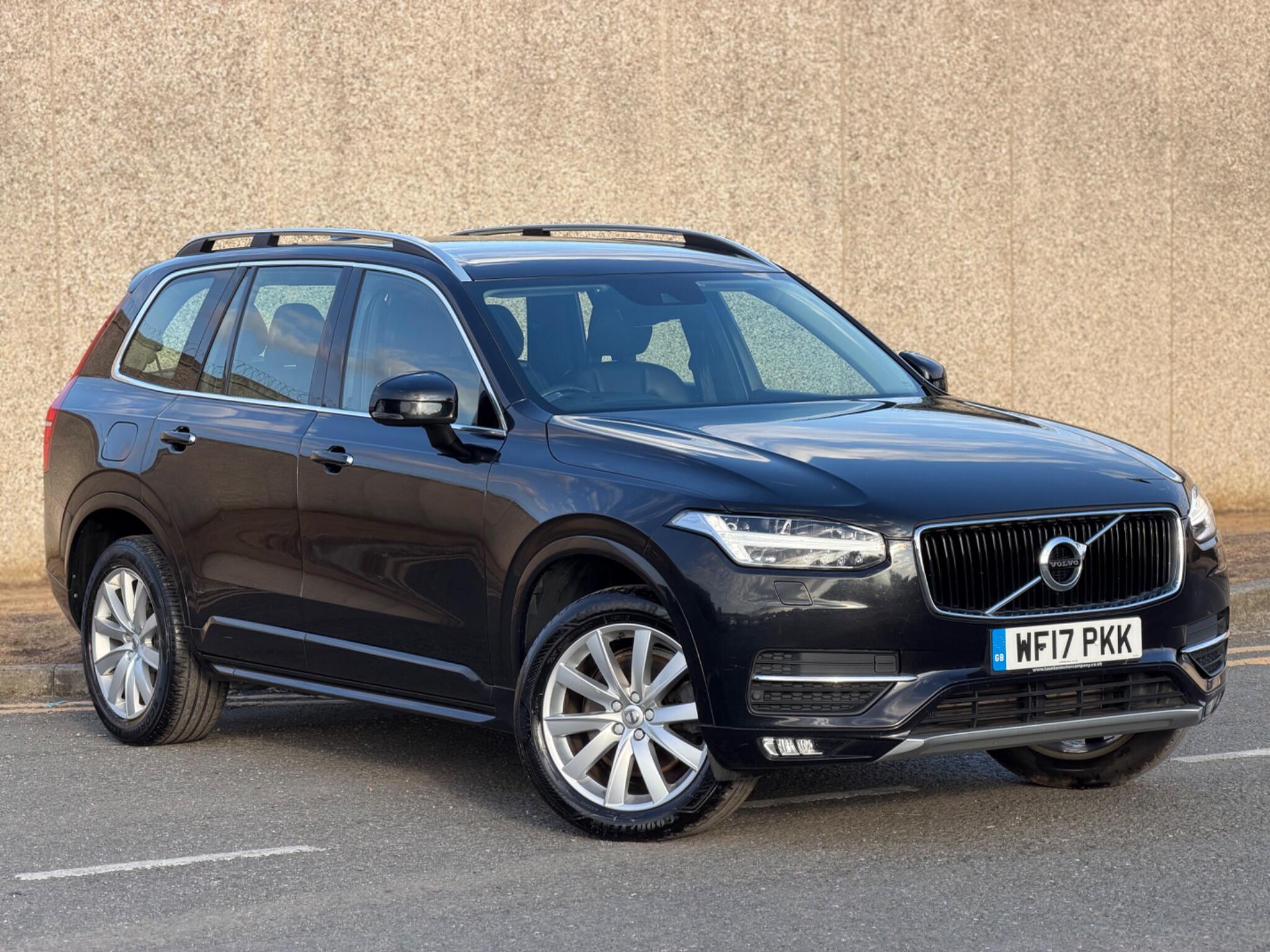Volvo XC90 view 2