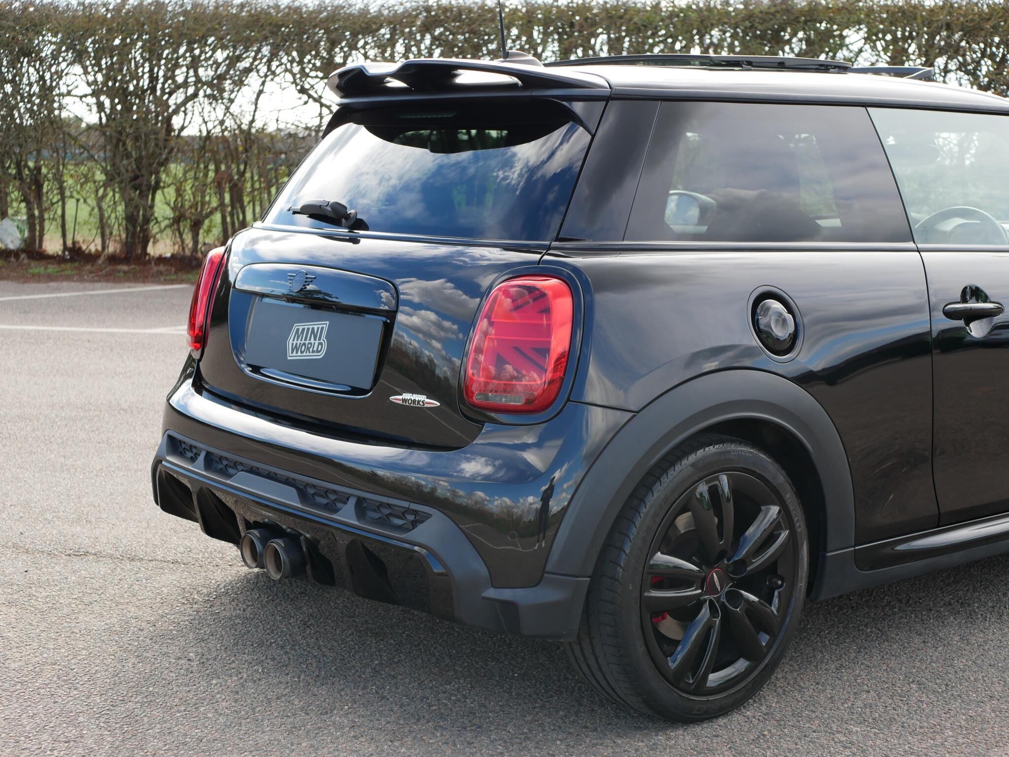 Mini Hatch view 25