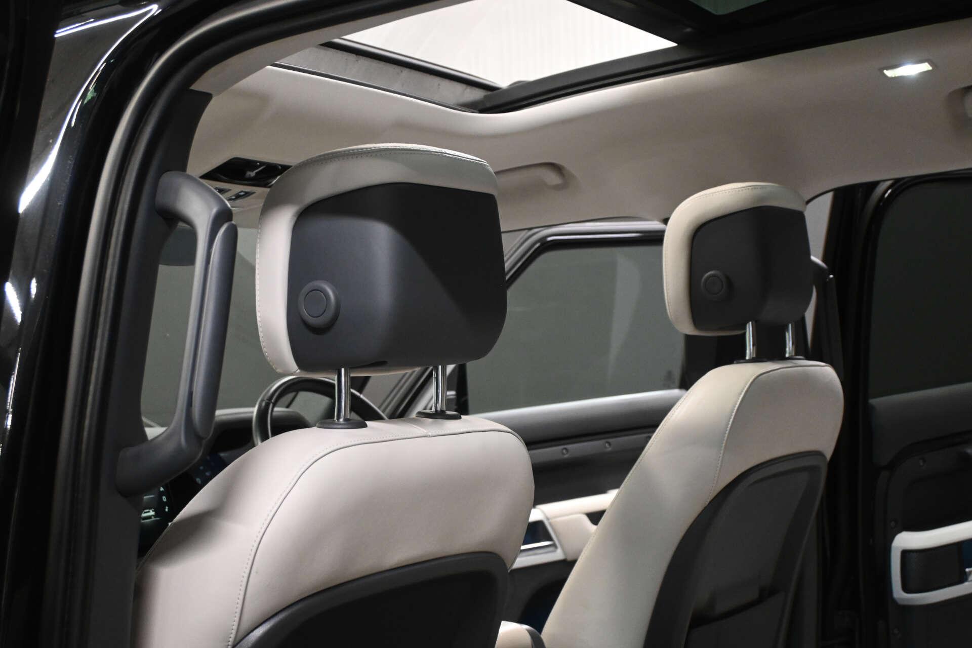 Land Rover Defender view 30