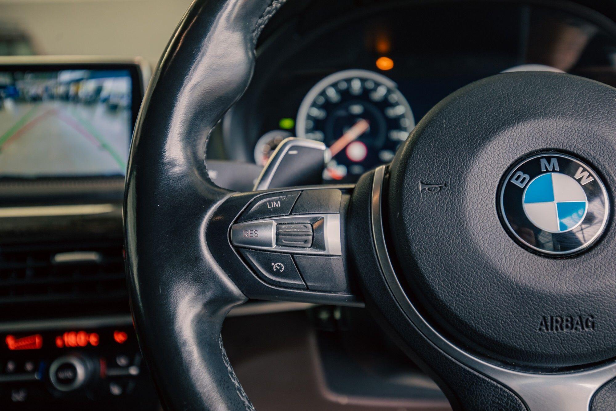 BMW X5 view 16