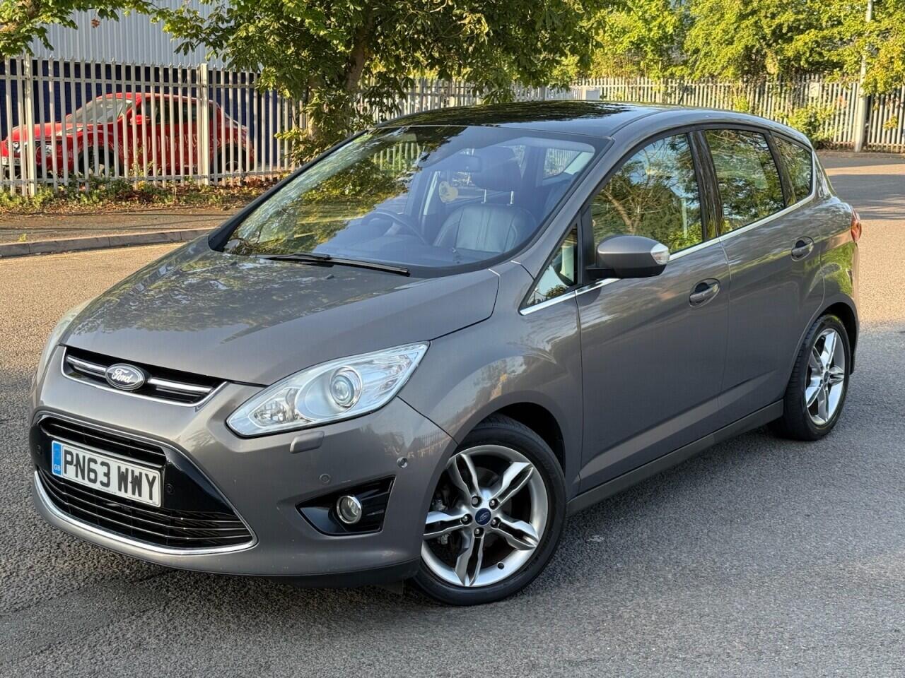 Ford C-Max view 3