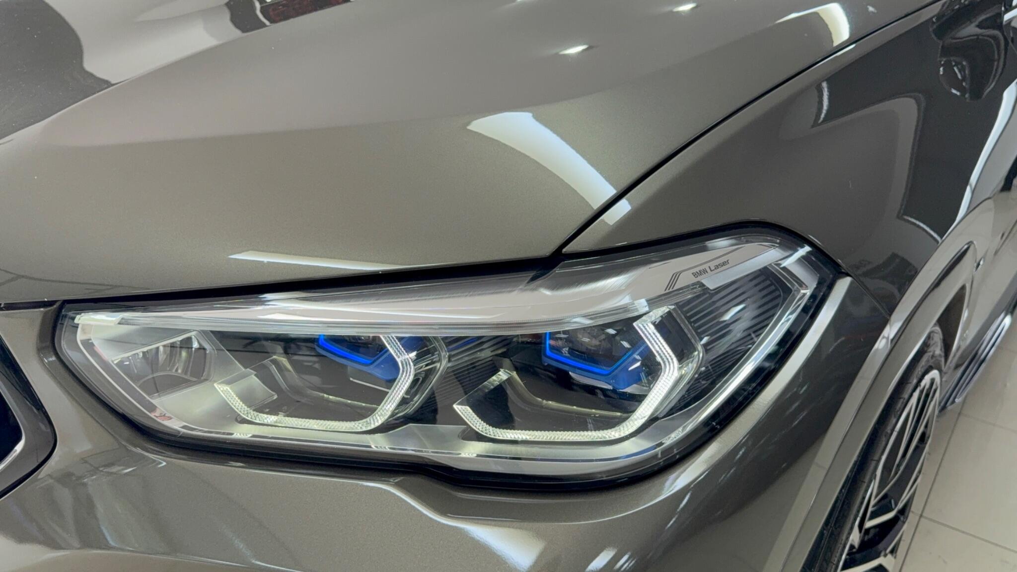 BMW X6 view 10