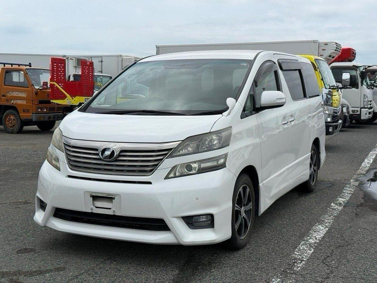 Toyota Vellfire view 4