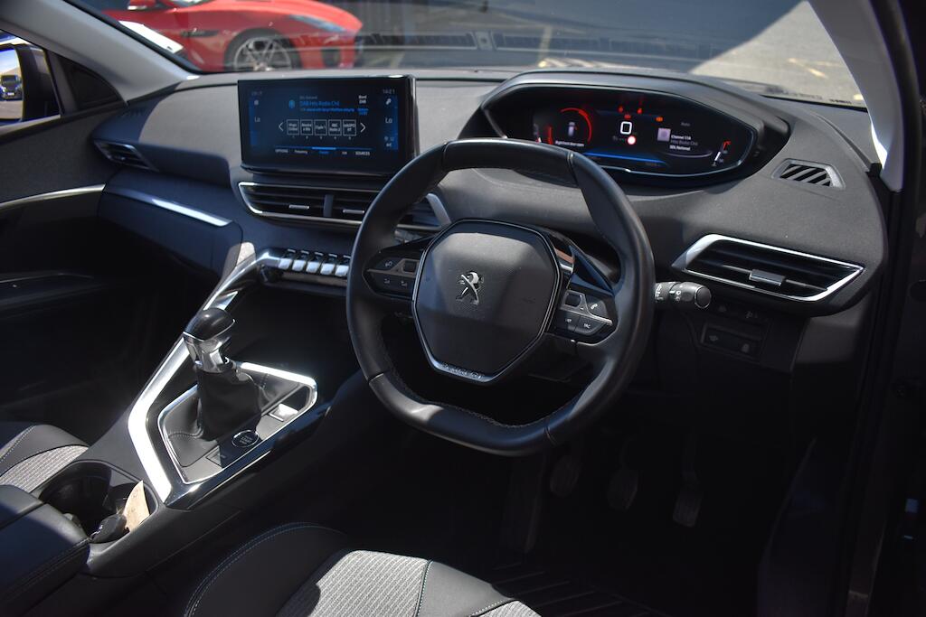 Peugeot 3008 view 10