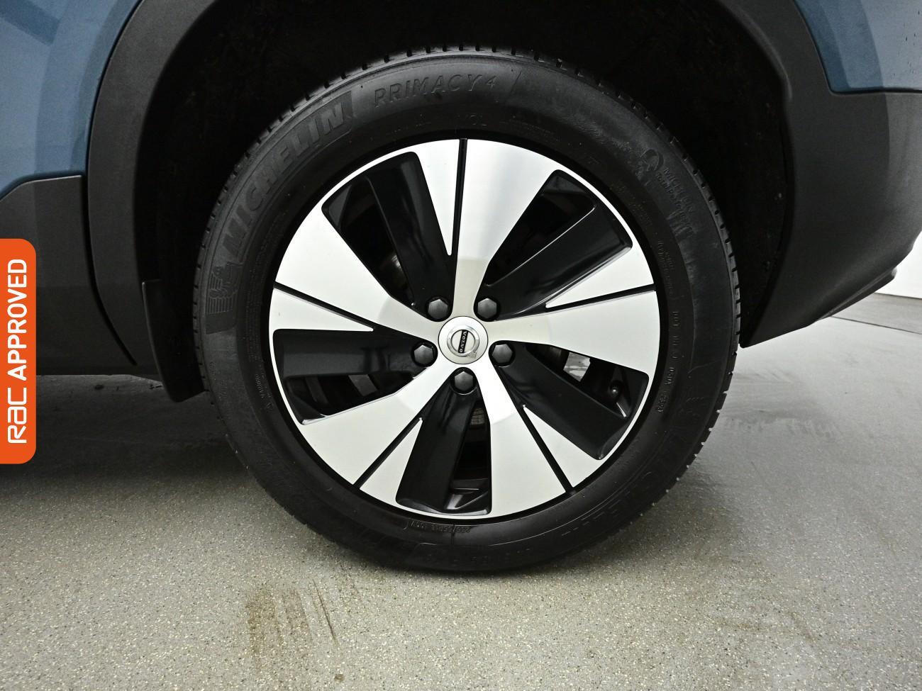 Volvo XC40 view 15