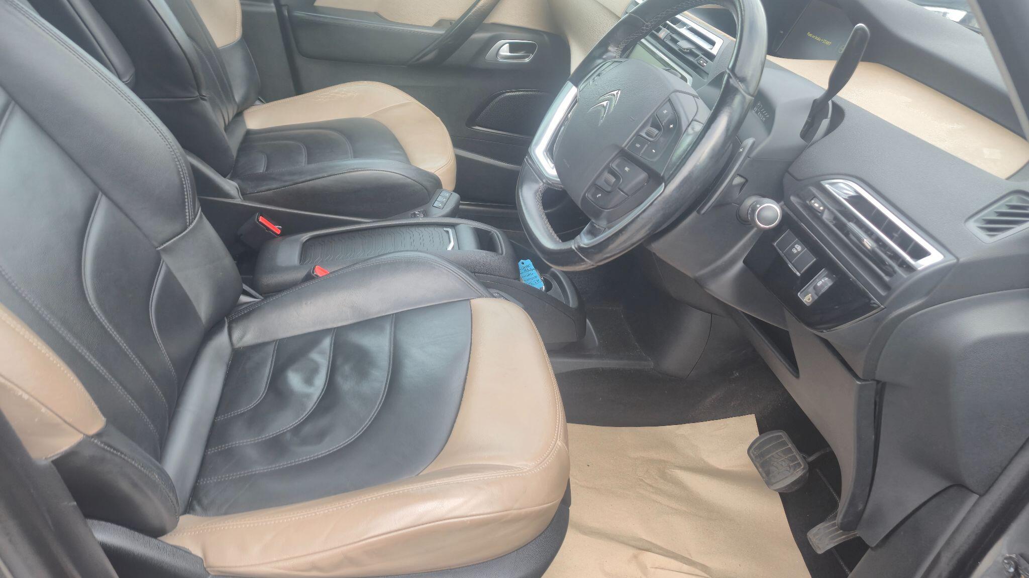 Citroen Grand C4 Picasso view 14