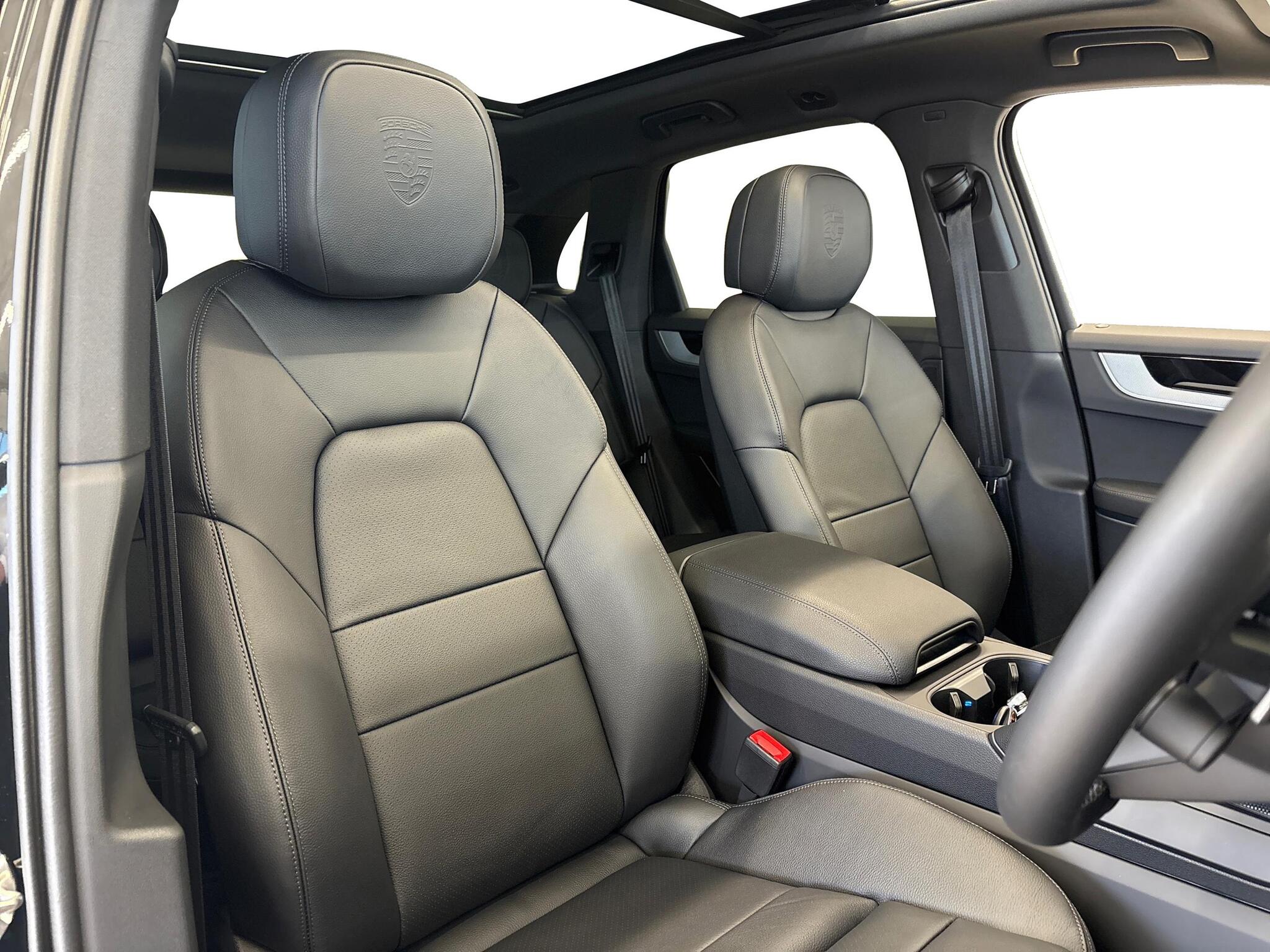 Porsche Cayenne view 14