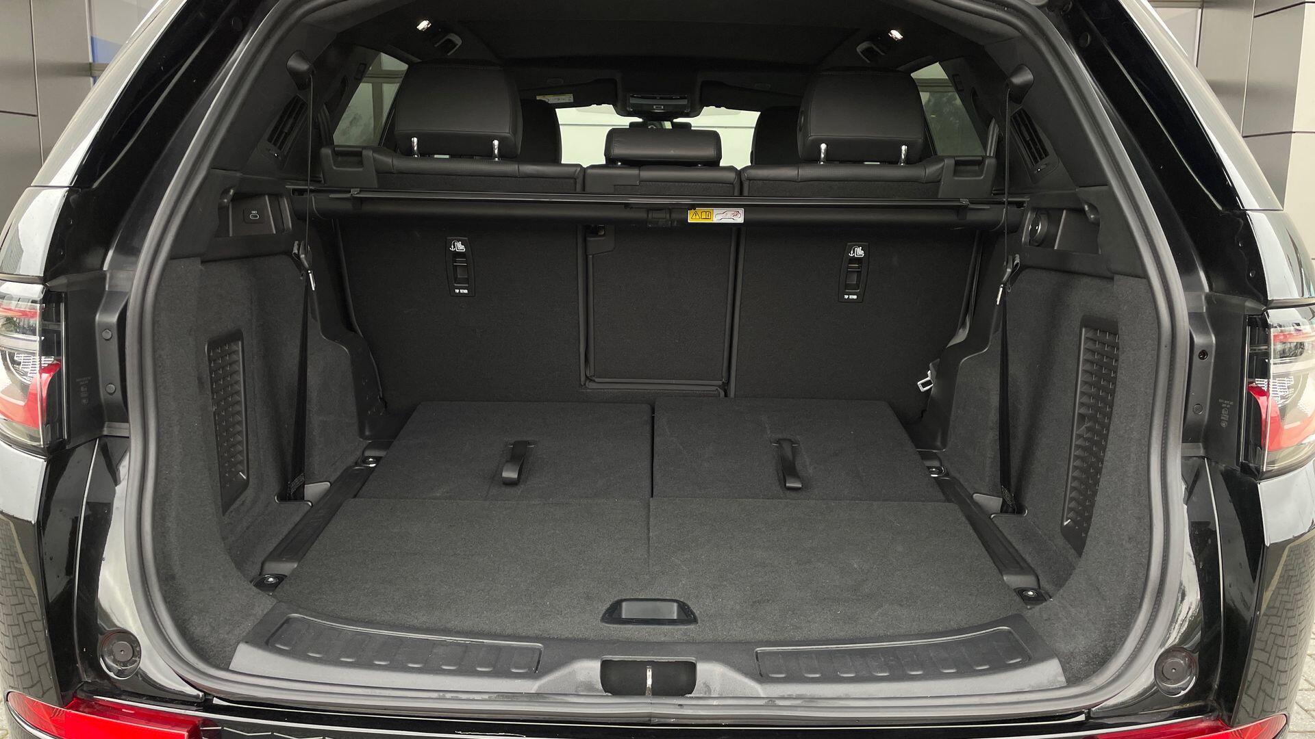 Land Rover Discovery Sport view 10