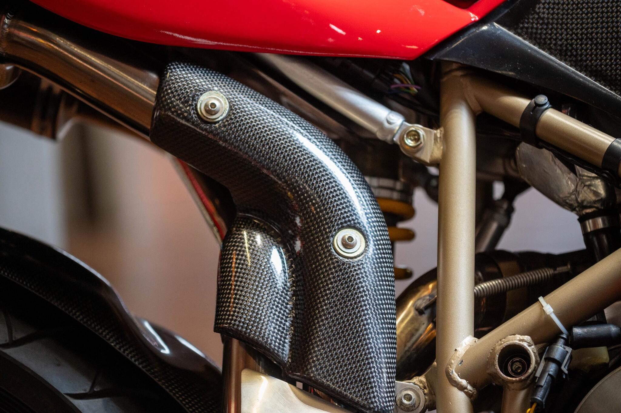 Ducati 916 view 6