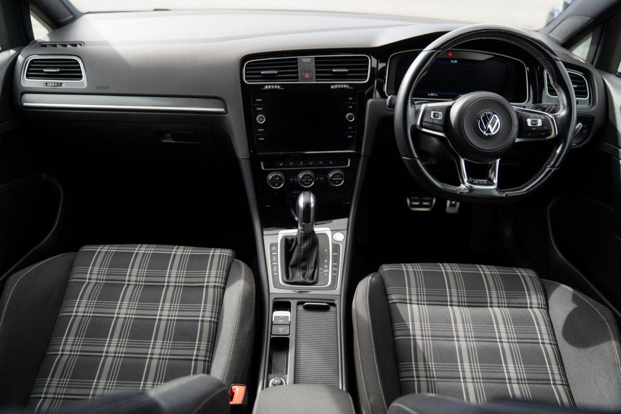 Volkswagen Golf view 2