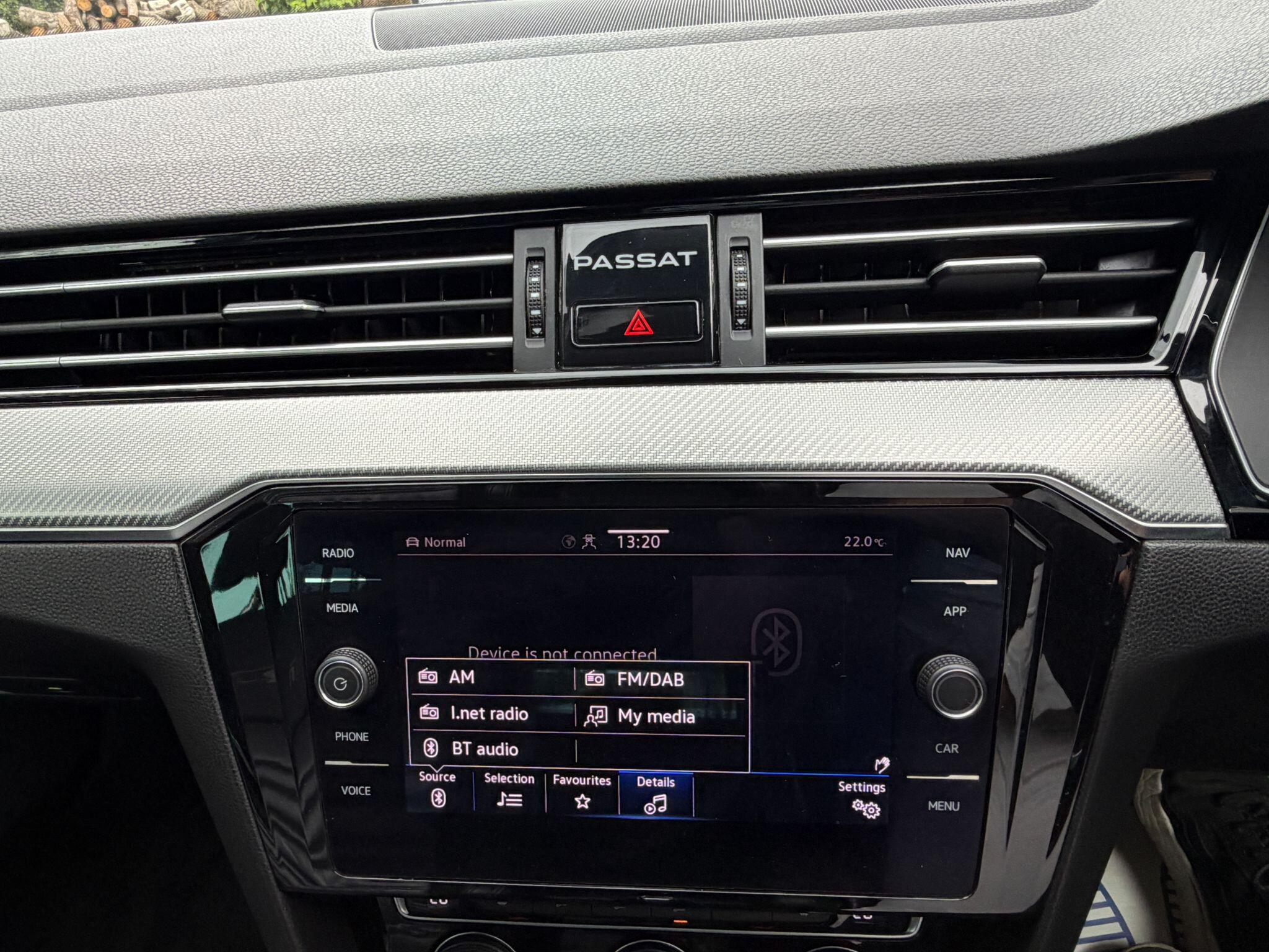 Volkswagen Passat view 19