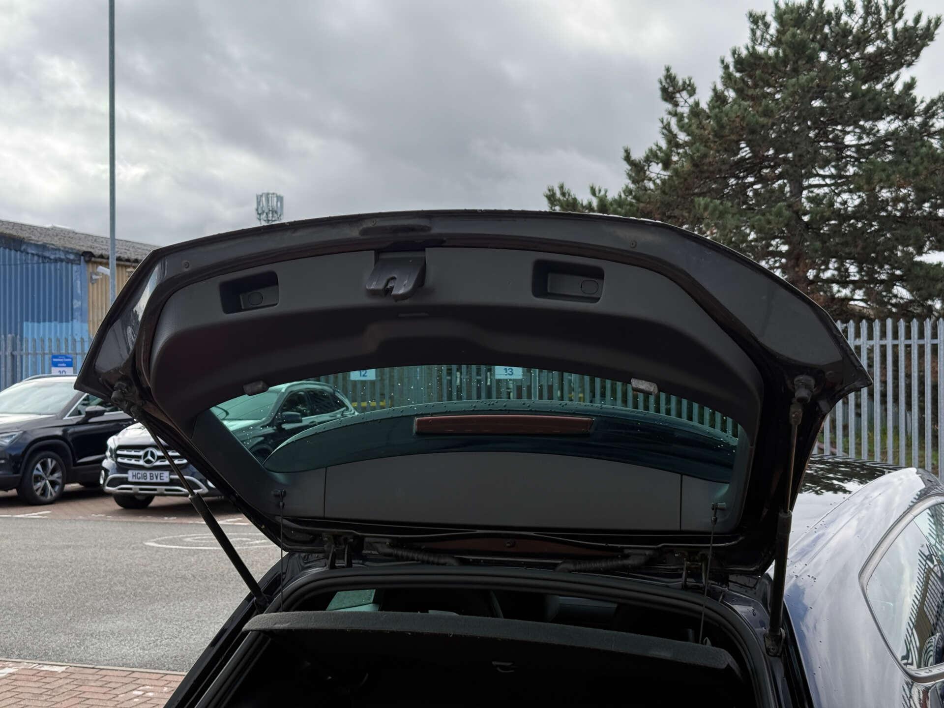 Volkswagen Scirocco view 27