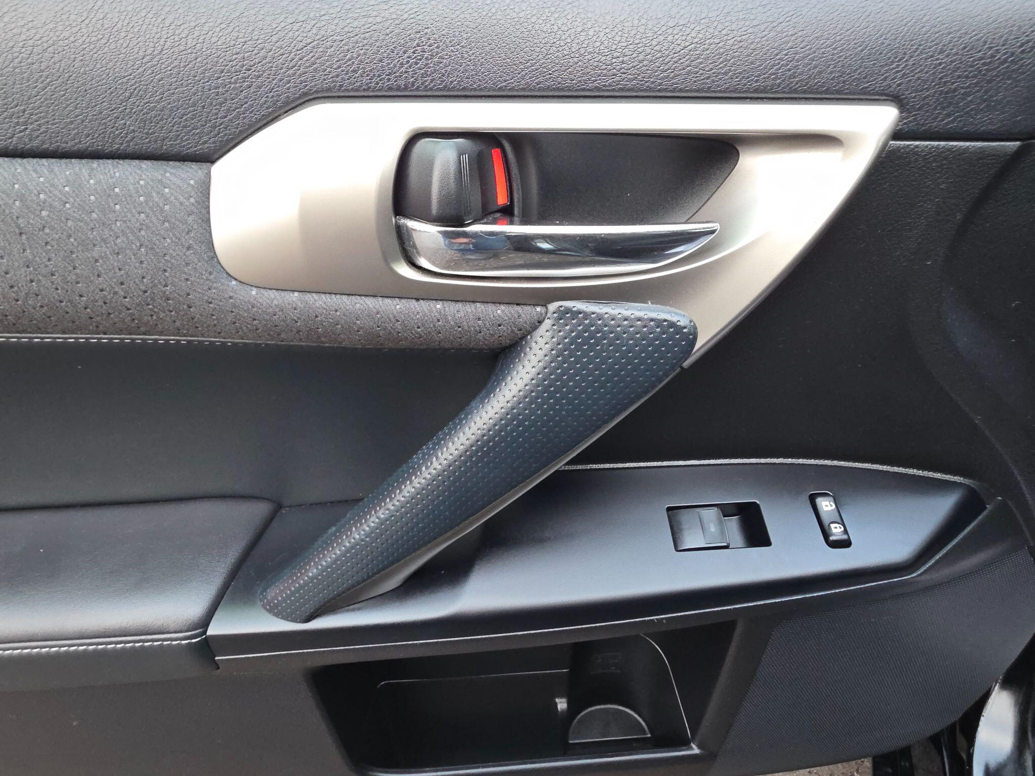 2015 Lexus CT image 19