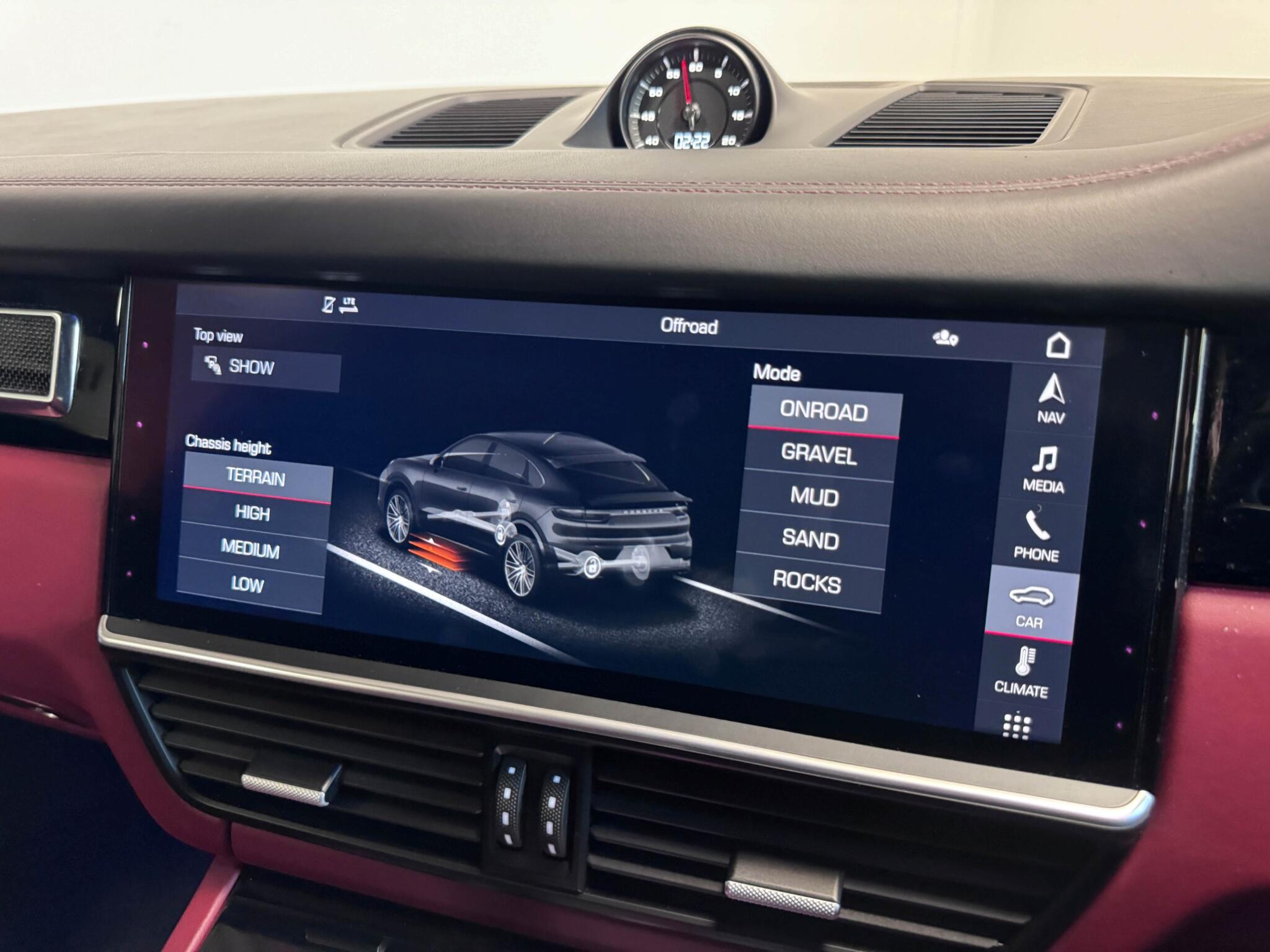 Porsche Cayenne view 58