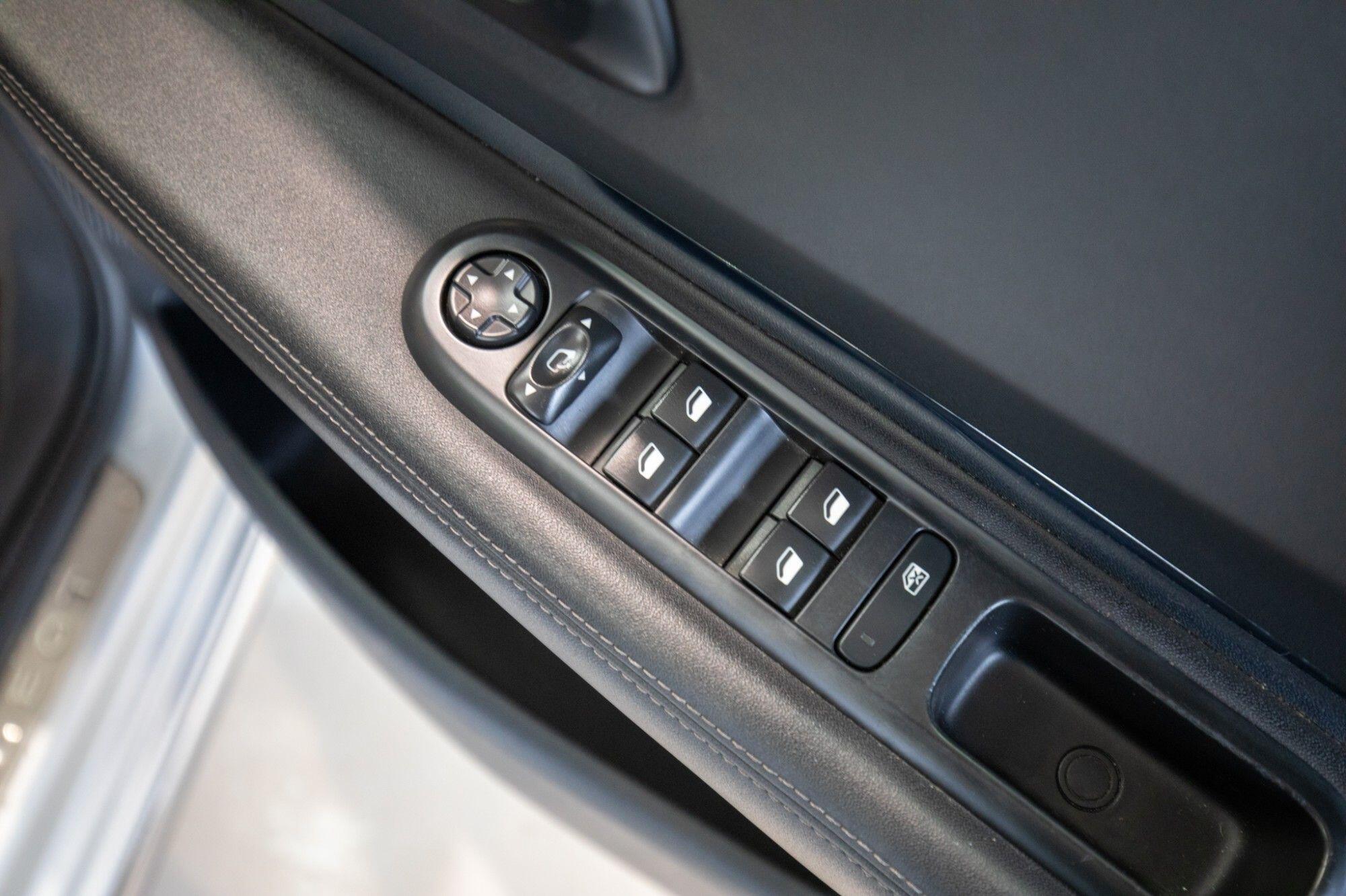 Peugeot 3008 view 15