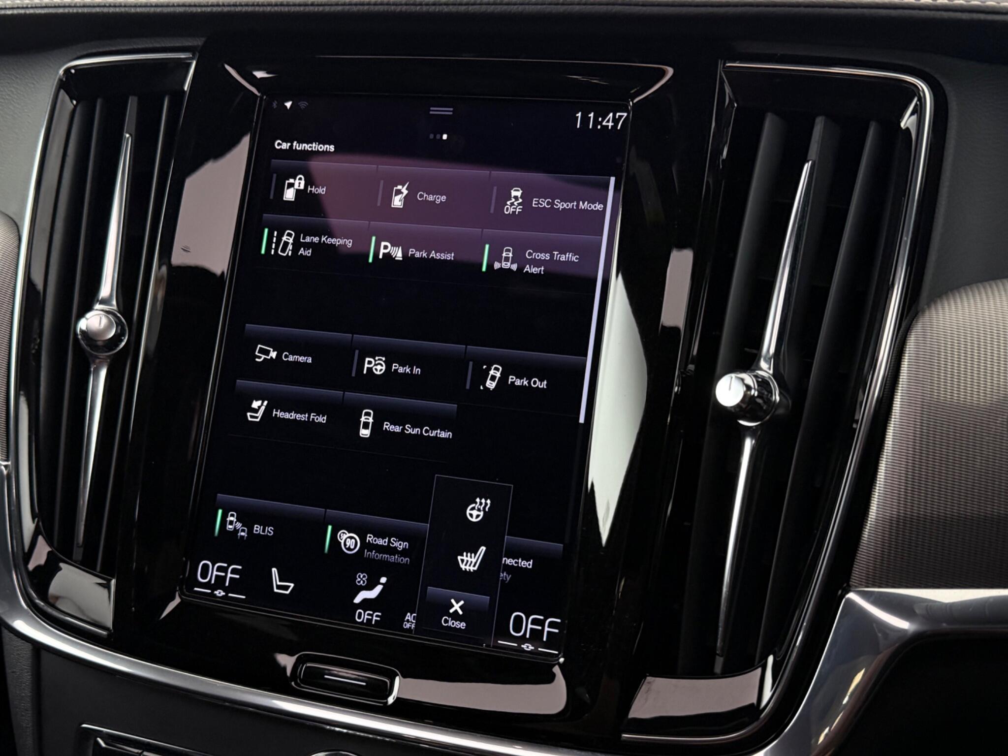 Volvo S90 view 29