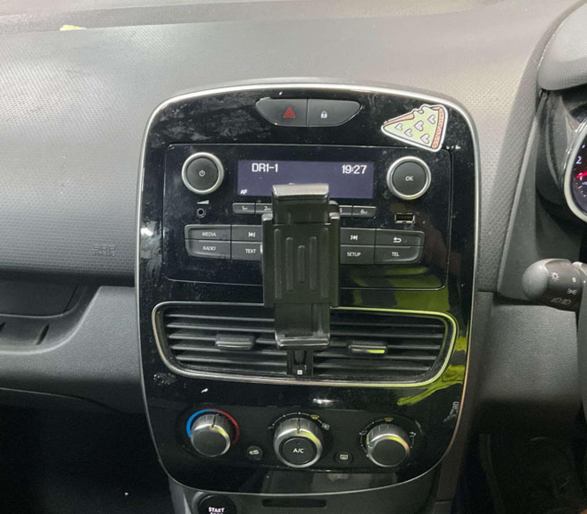 Renault Clio view 2