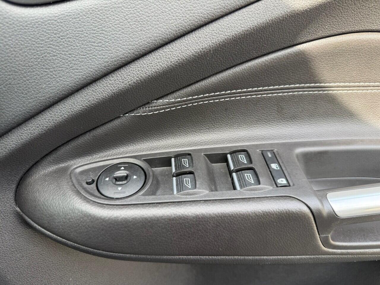 Ford C-Max view 14