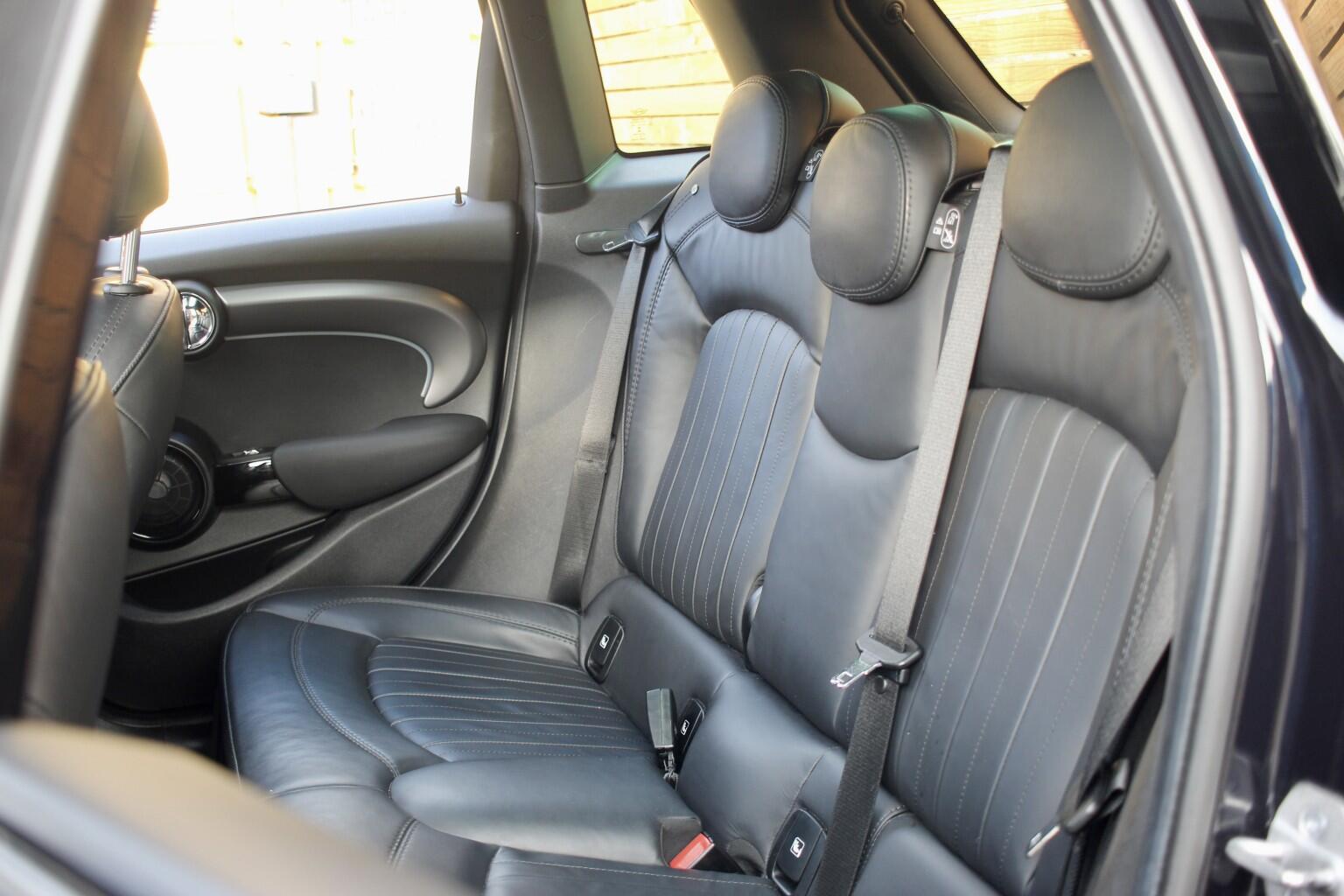 Mini Hatch view 13
