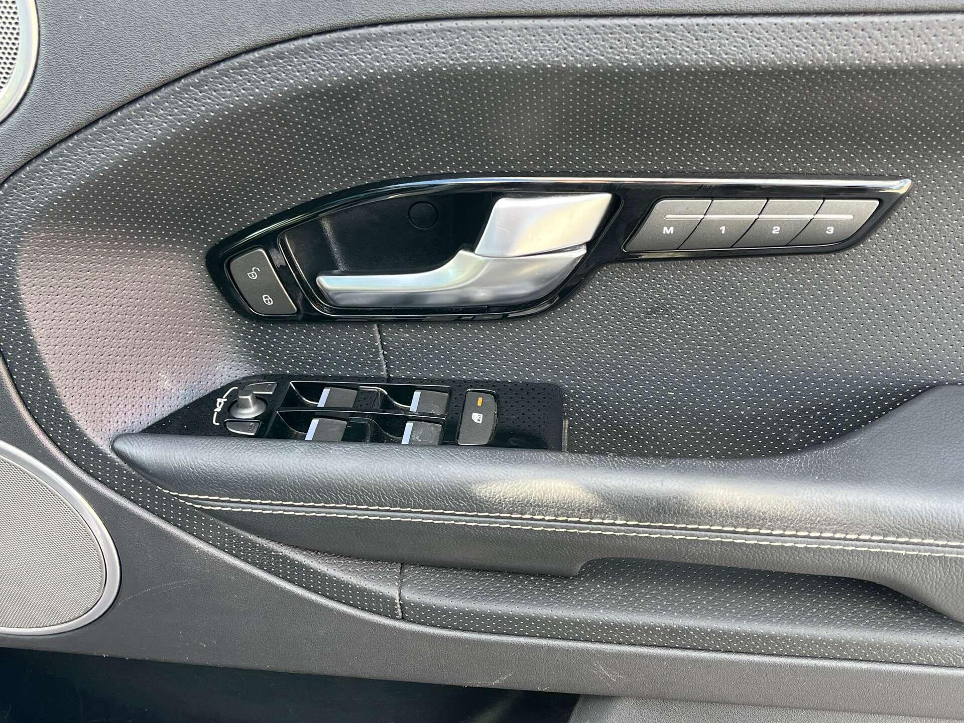 Land Rover Range Rover Evoque view 31
