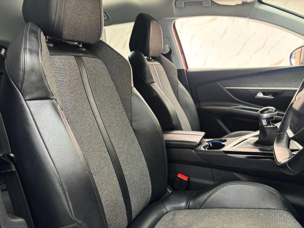 Peugeot 3008 view 18