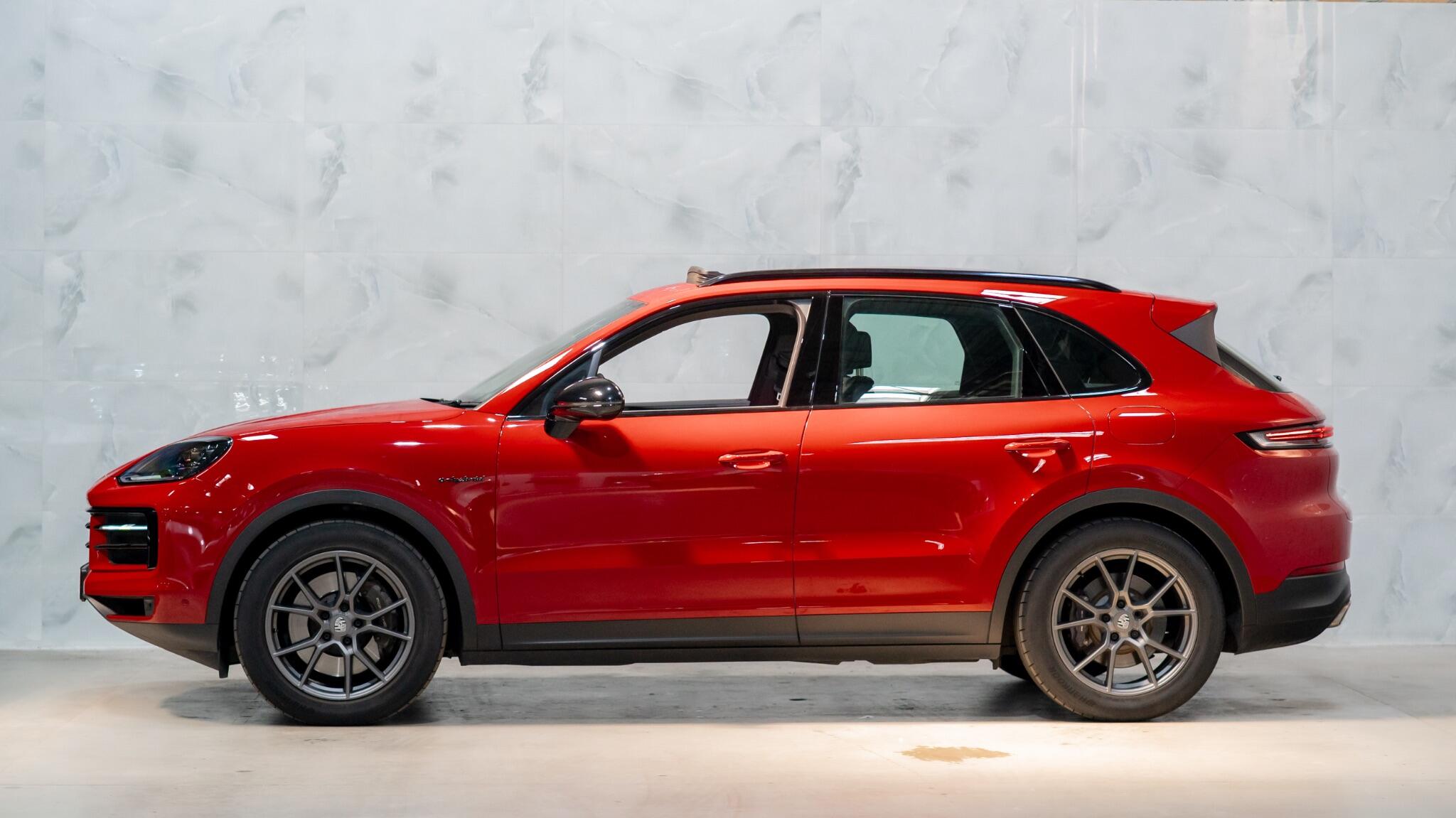 Porsche Cayenne view 10