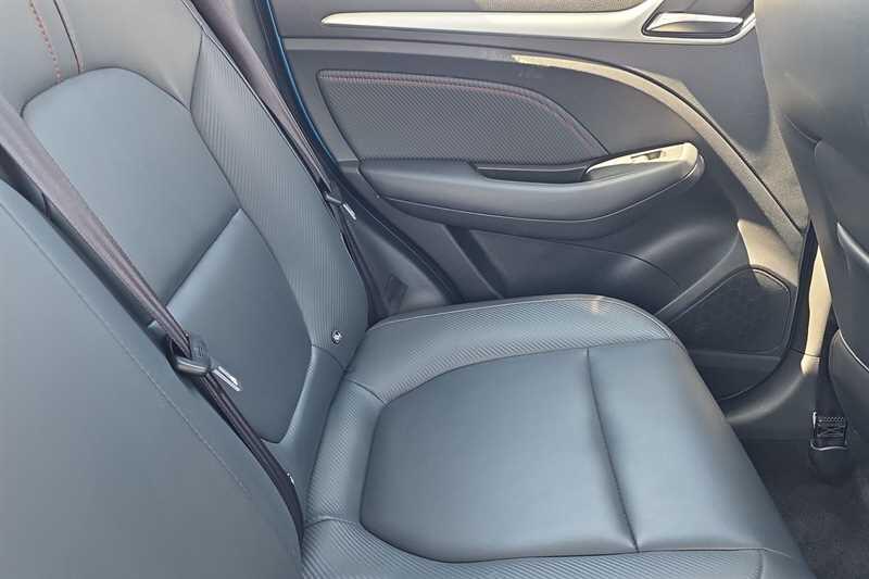 MG ZS view 28