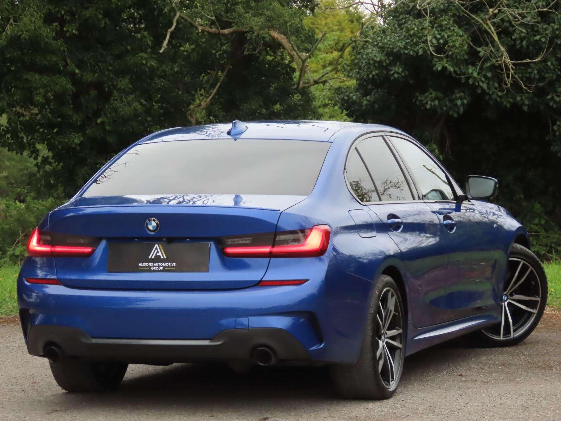 BMW 3 Series view 5