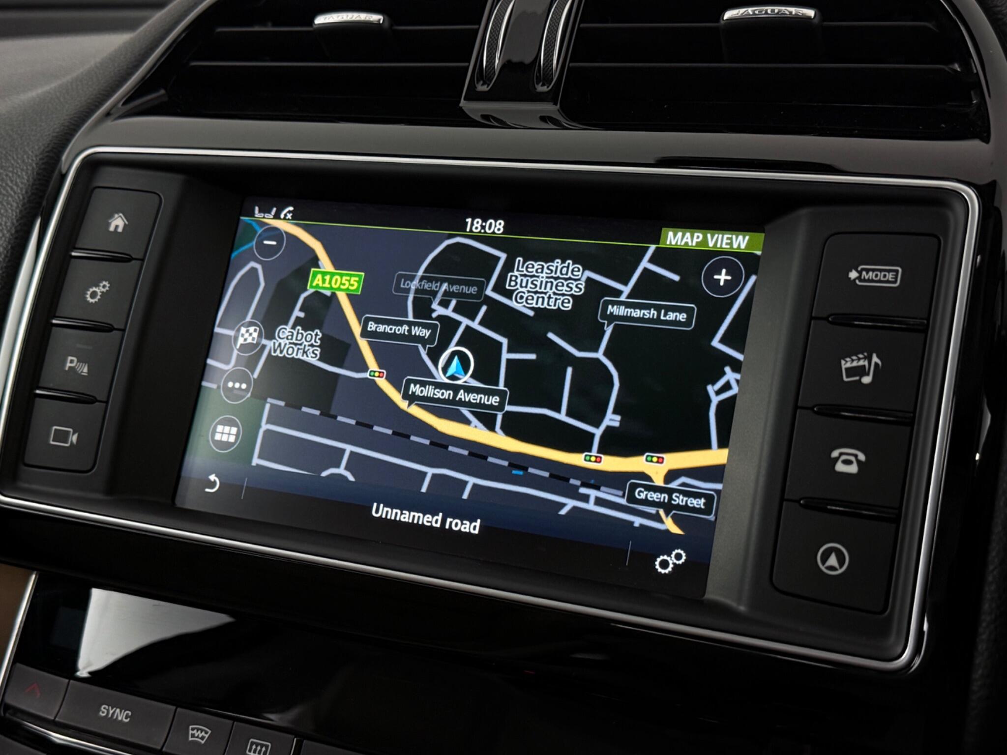 Jaguar Xe view 22