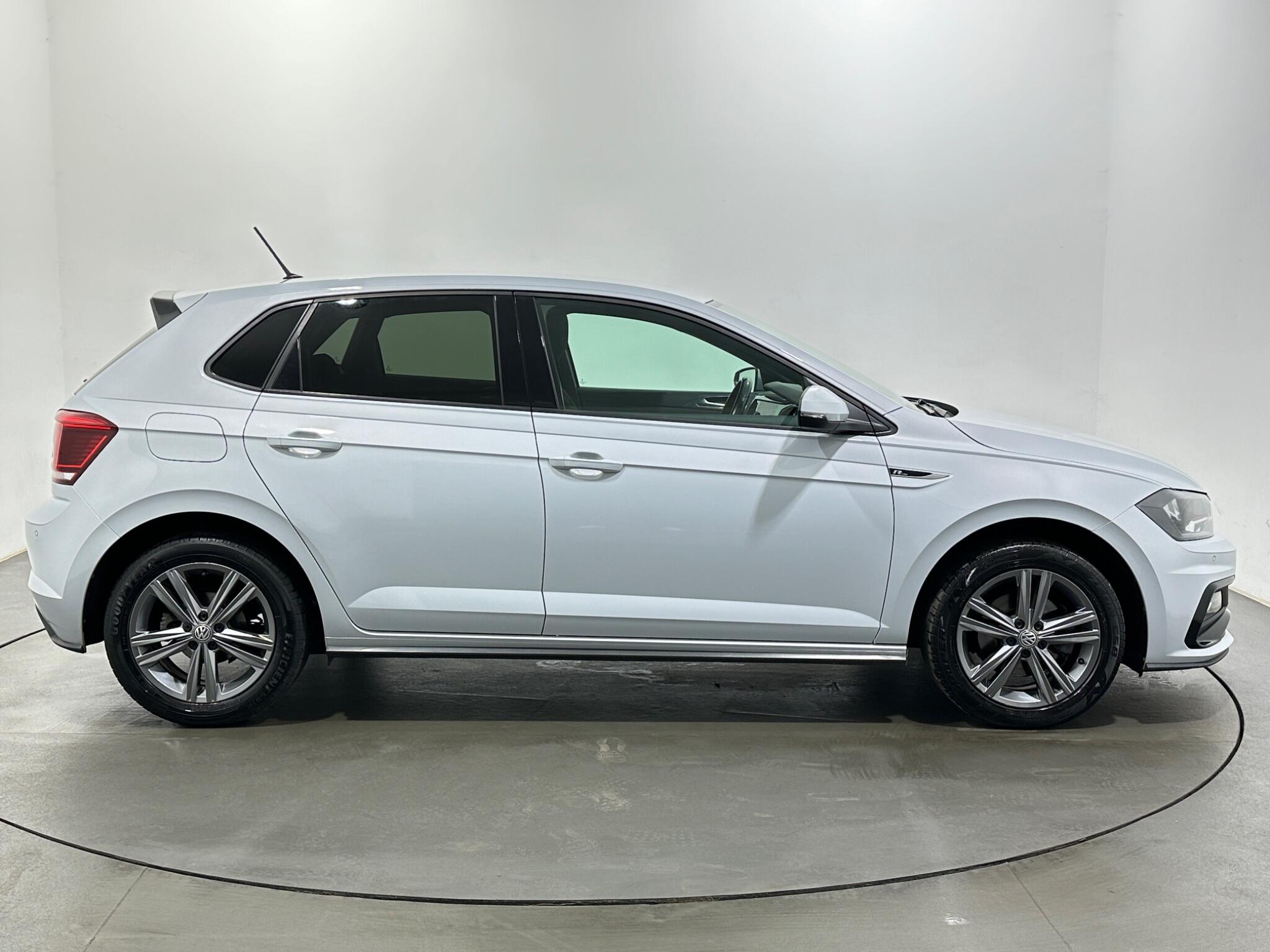 Volkswagen Polo view 9