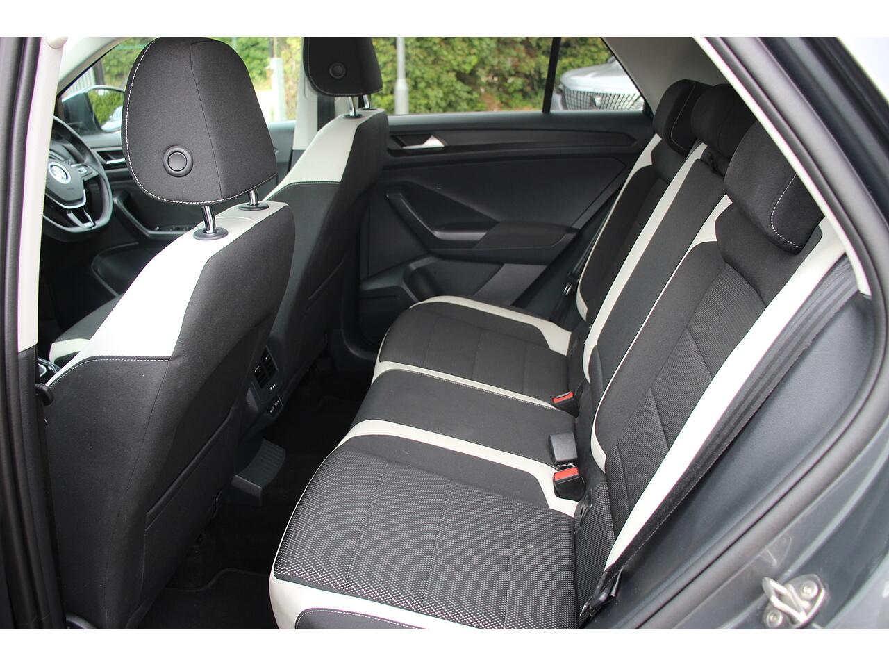 Volkswagen T-Roc view 19
