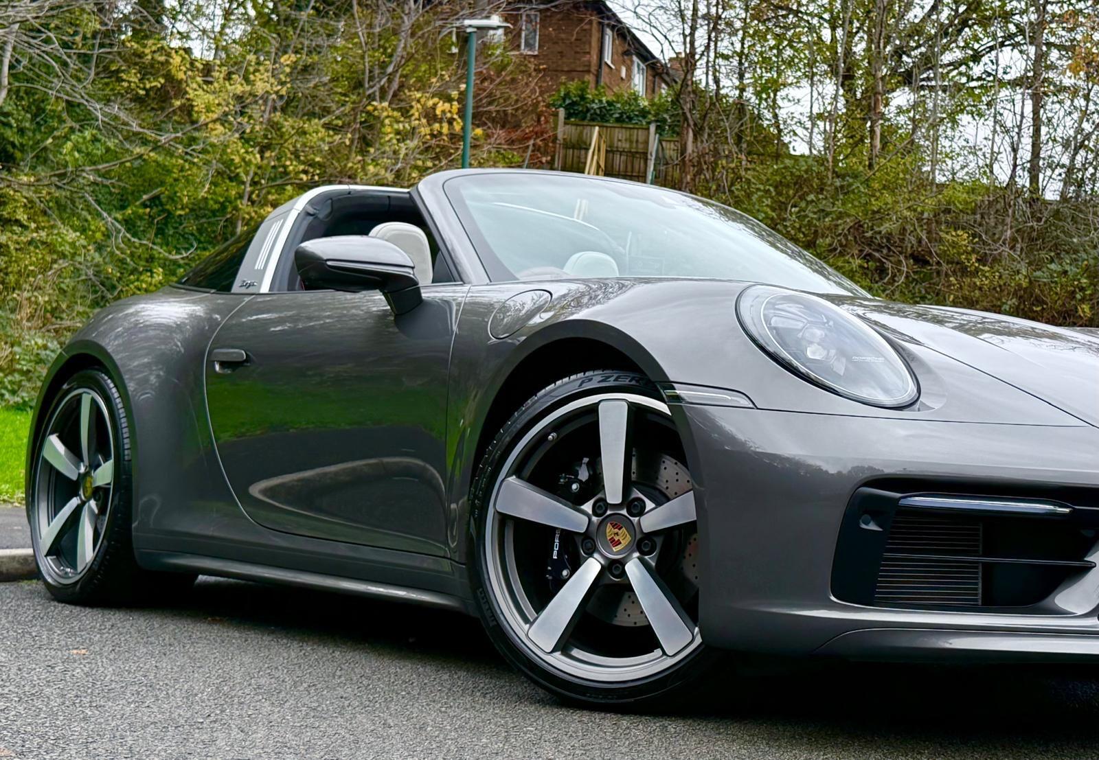 Porsche 911 view 90