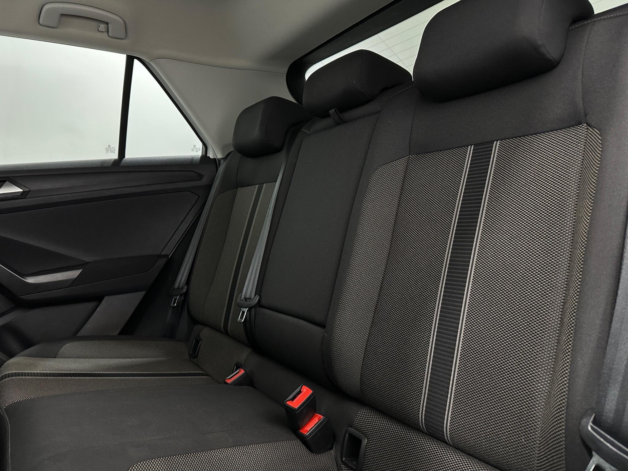 Volkswagen T-Roc view 38