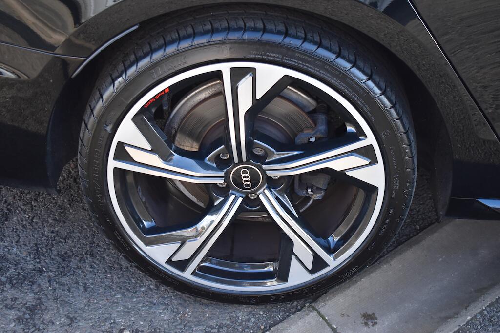 Audi A4 view 74