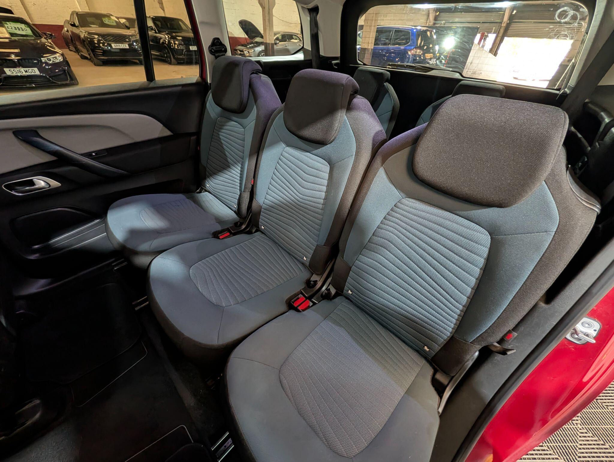 Citroen Grand C4 Picasso view 75