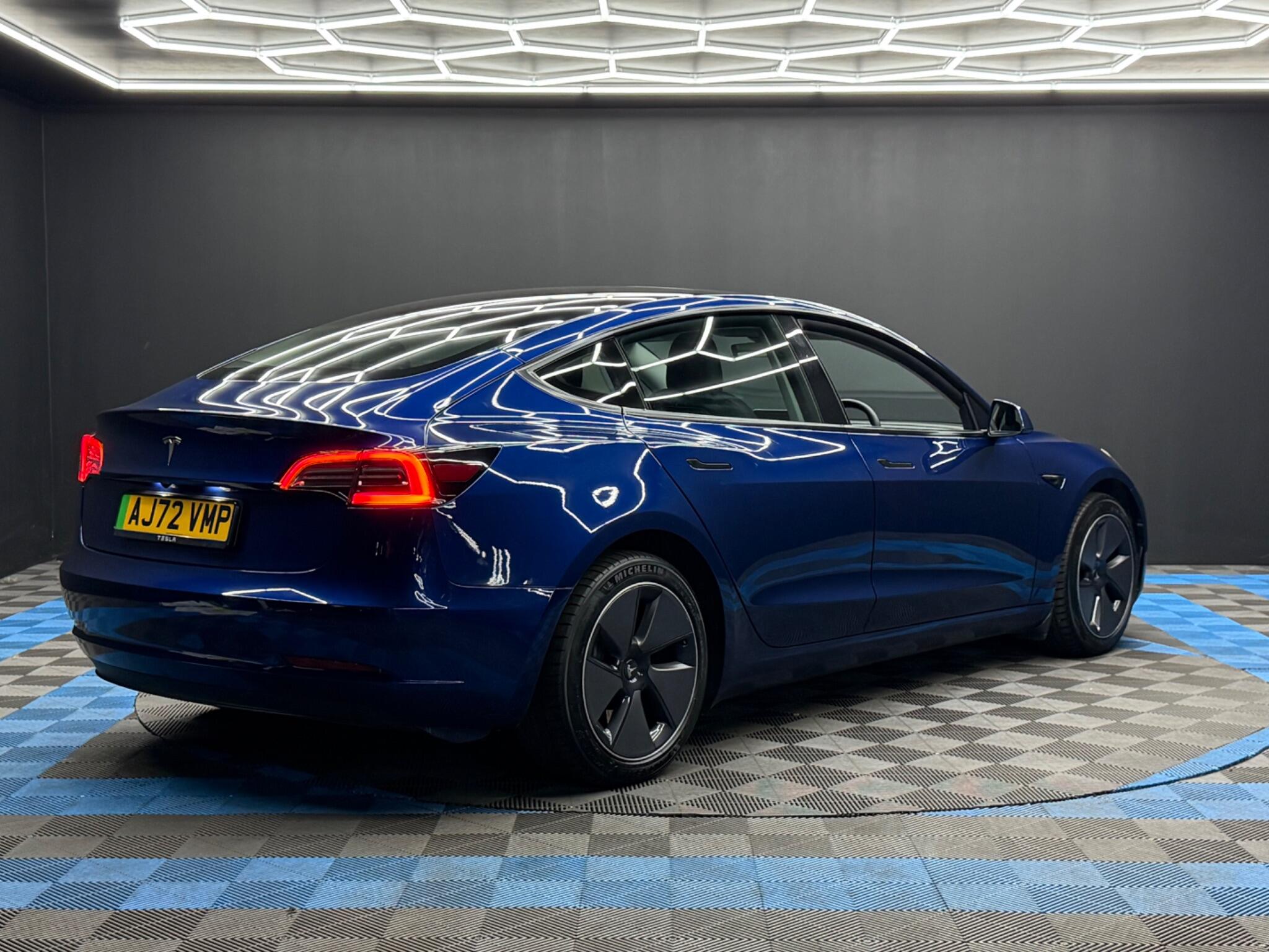 Tesla Model 3 view 5