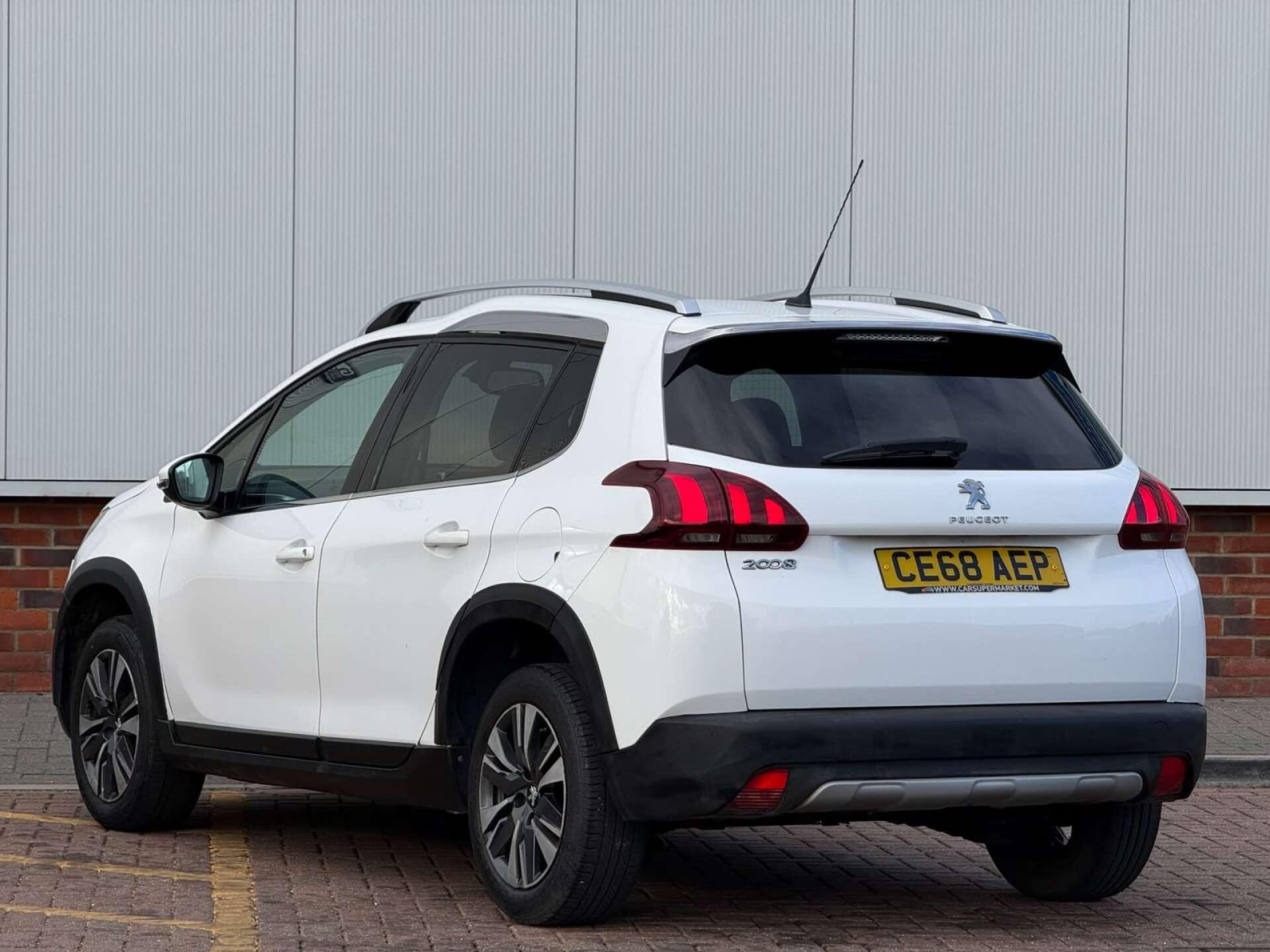 Peugeot 2008 view 4