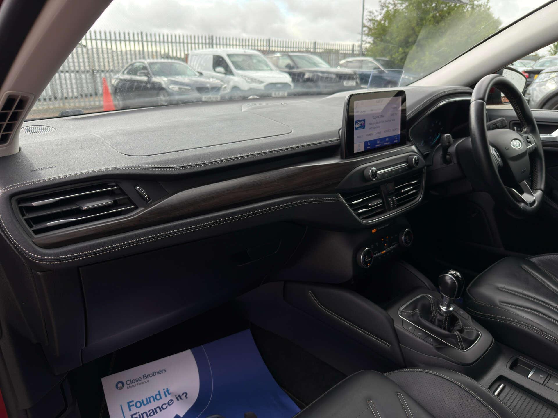 Ford Focus view 43