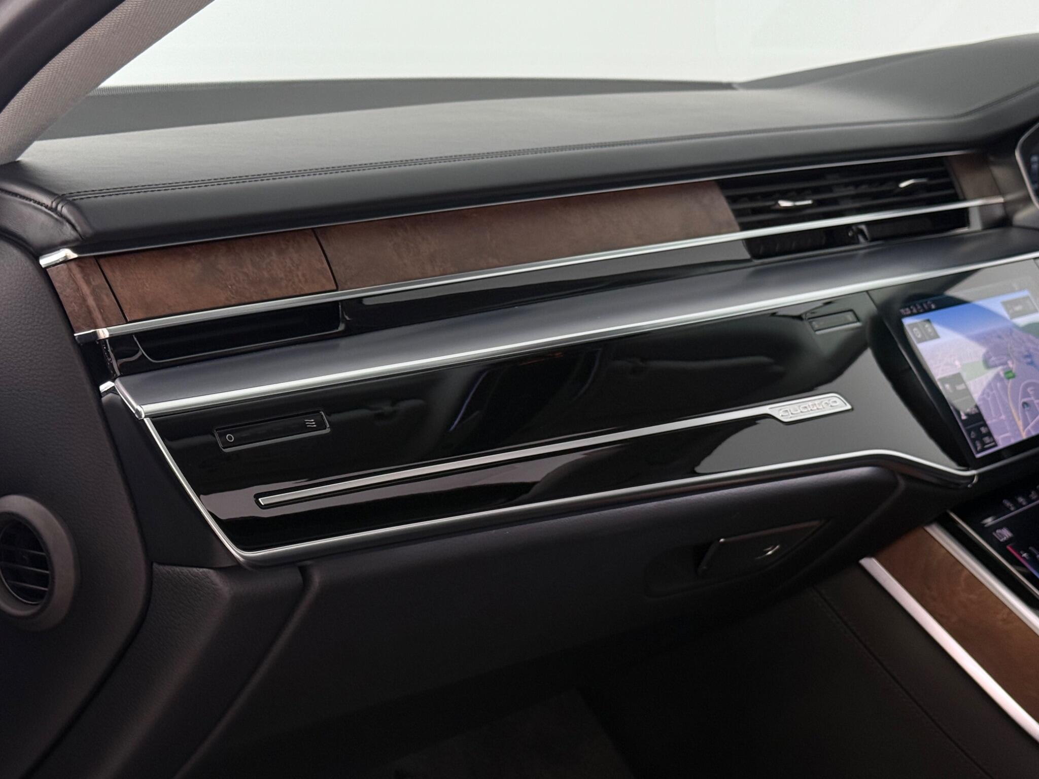 Audi A8 view 36