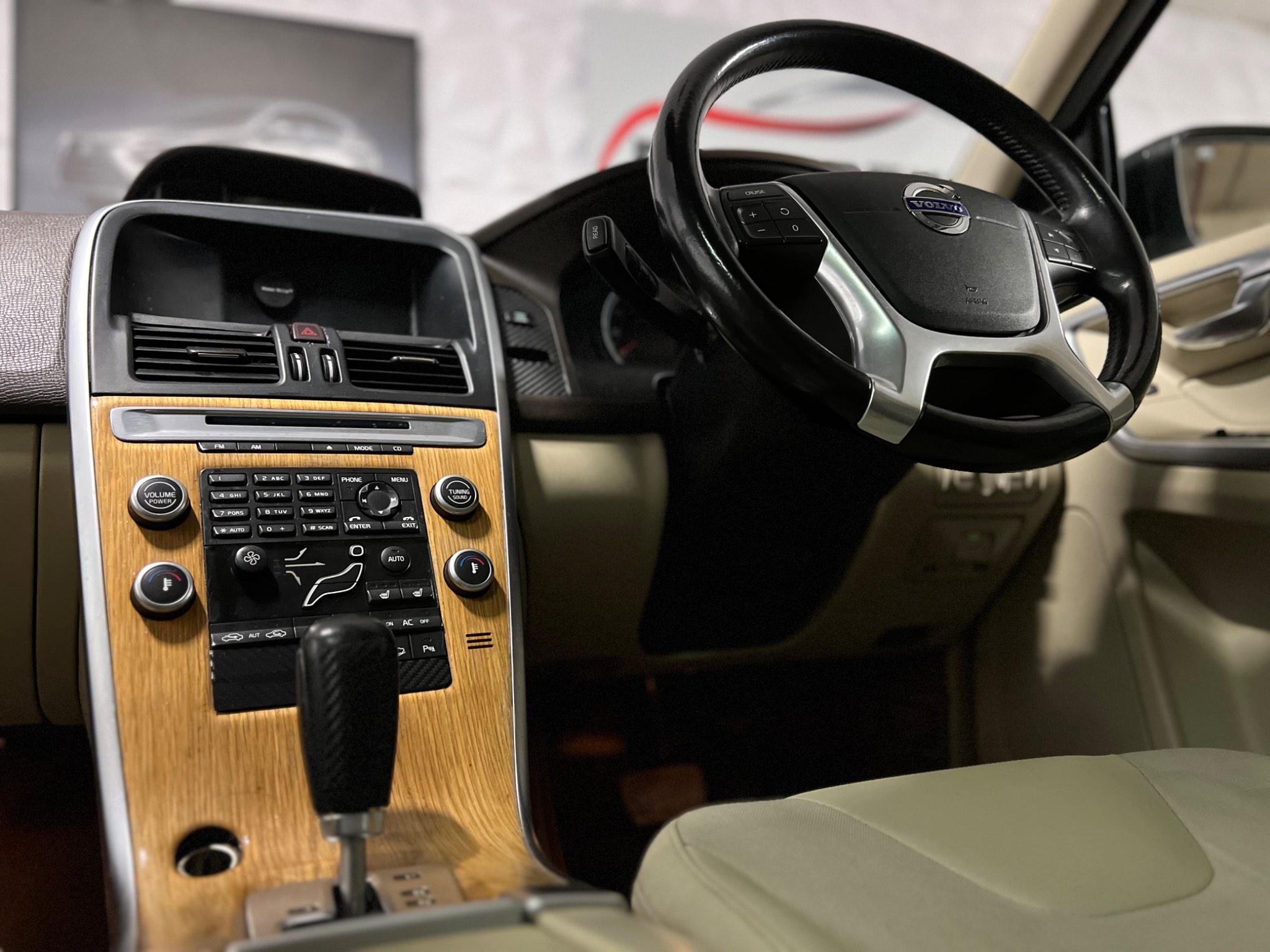 Volvo XC60 view 23