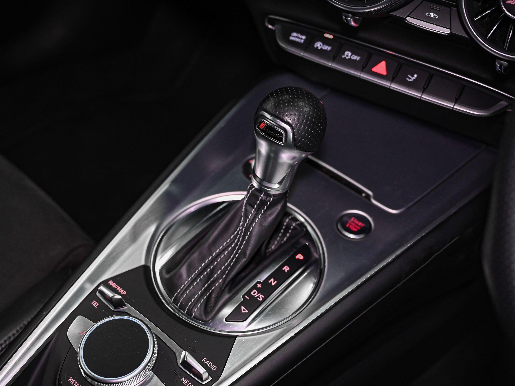Audi TT view 12