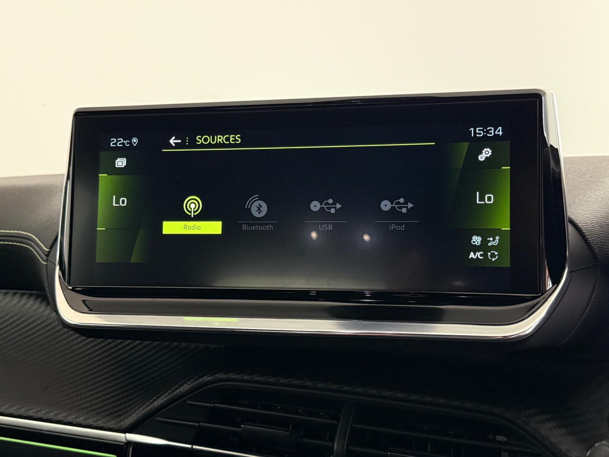 Peugeot 208 view 16