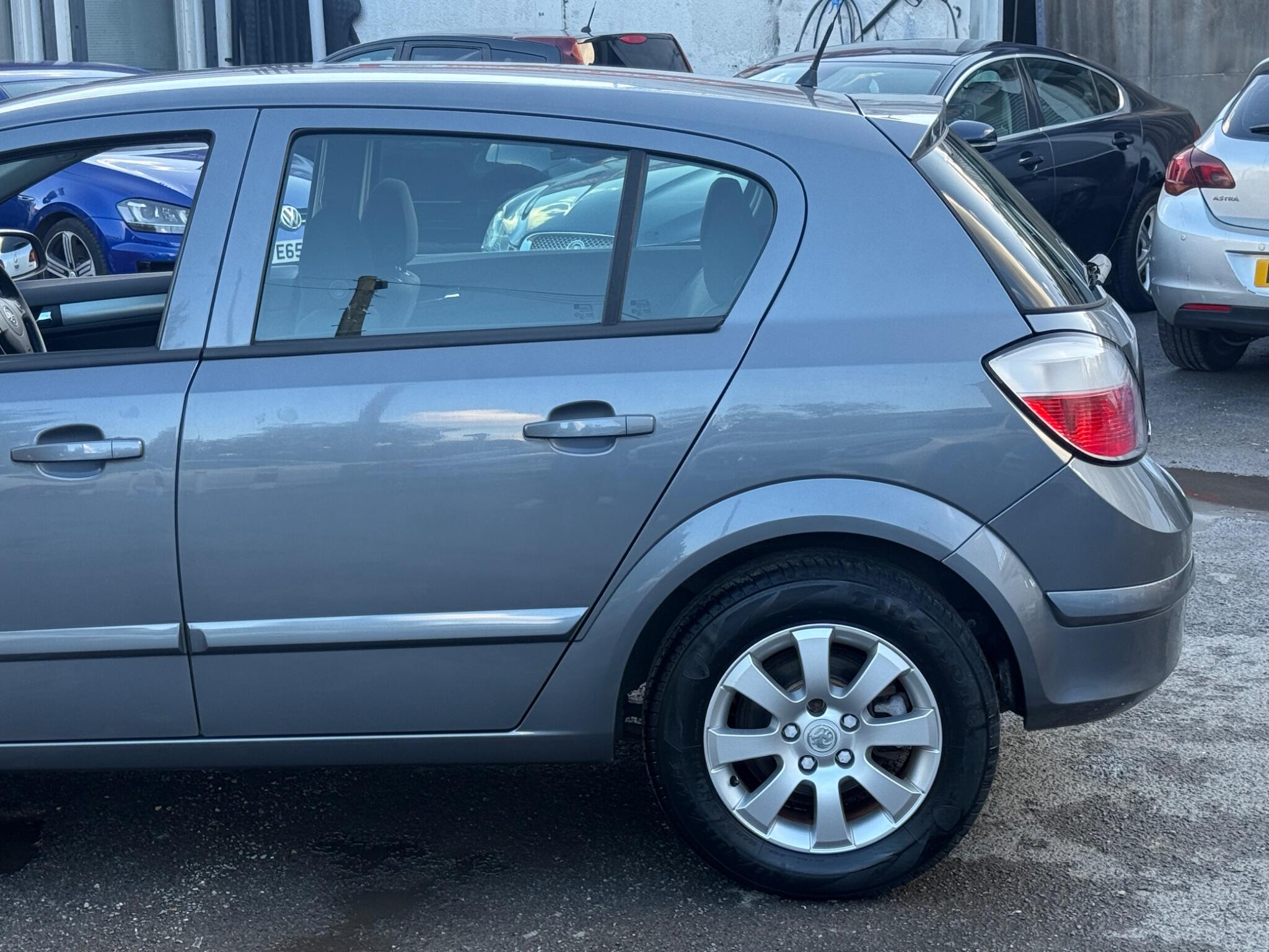 Vauxhall Astra - Image 12
