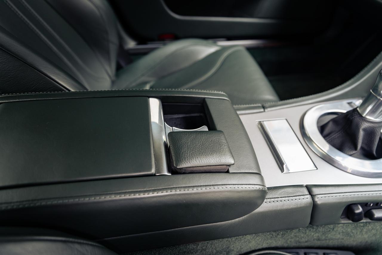 Aston Martin DBS view 28