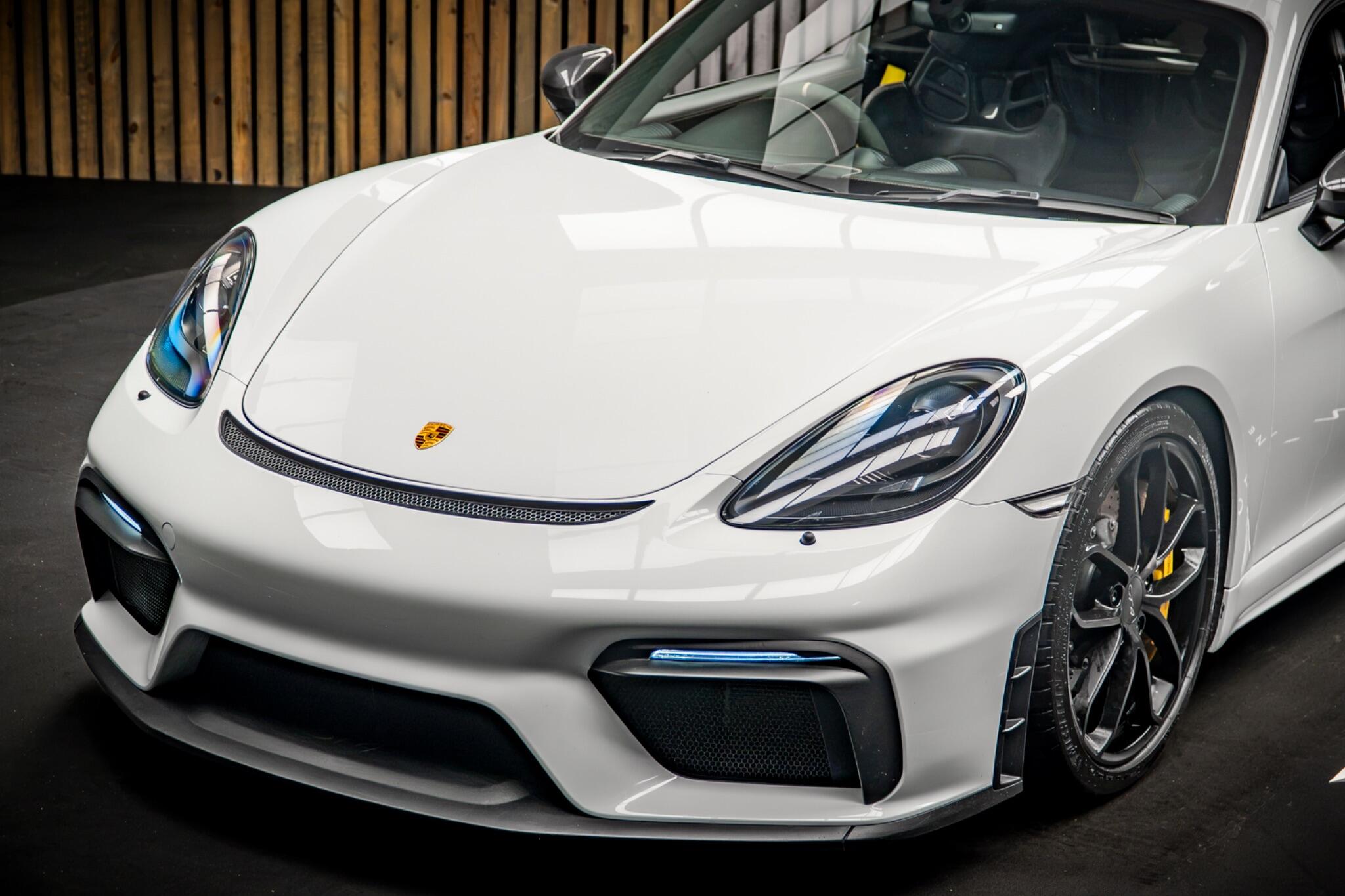 Porsche Cayman view 15